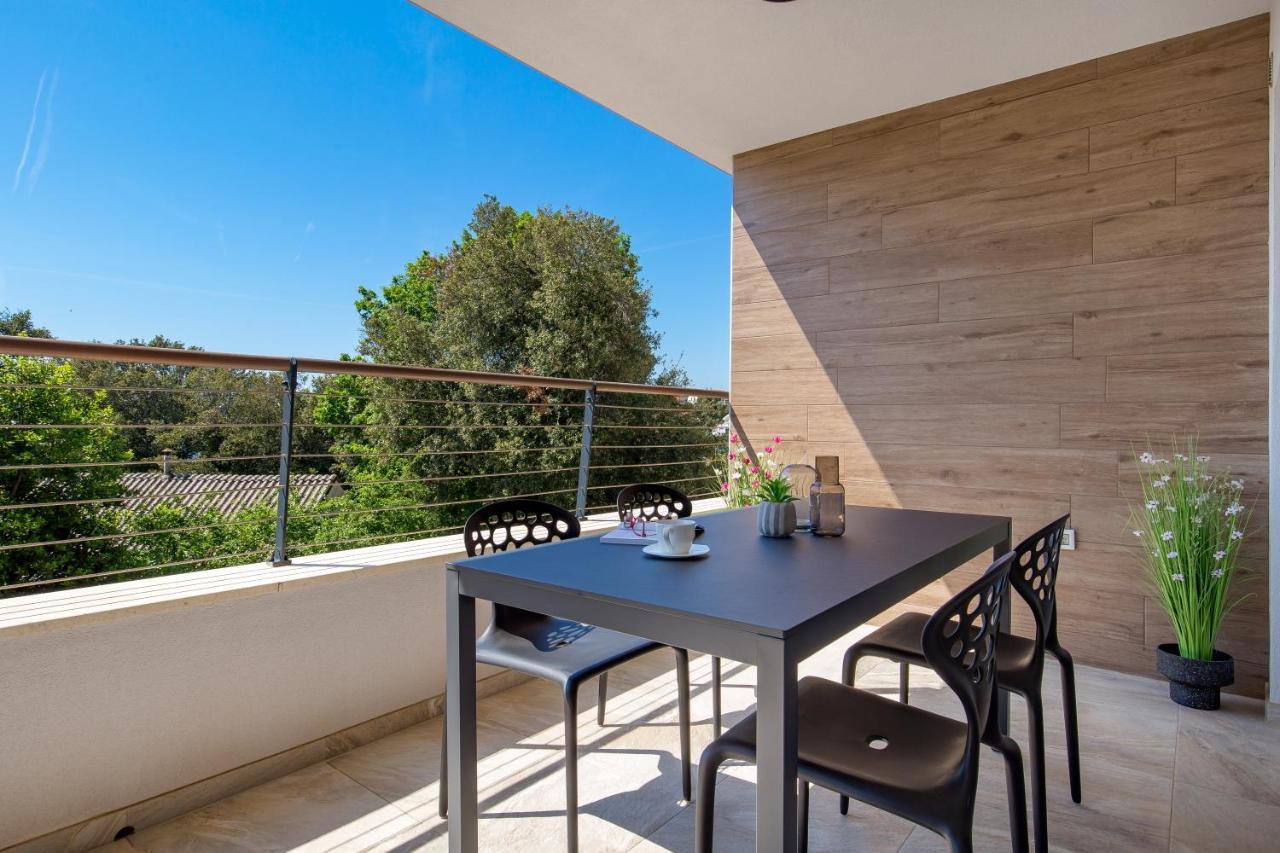 Apartment Val Pjescana Uvala Esterno foto